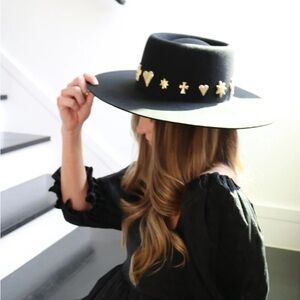 CELESTIAL BOATER HAT BLACK  LACK OF COLOR